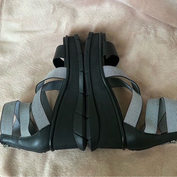 Sorel Joanie III Sport Strap Sandal - Picture 5 of 11